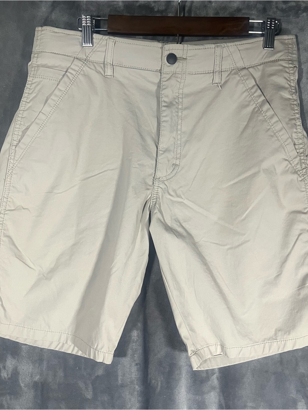 Wrangler Men's Light Cream Flat Front Shorts
